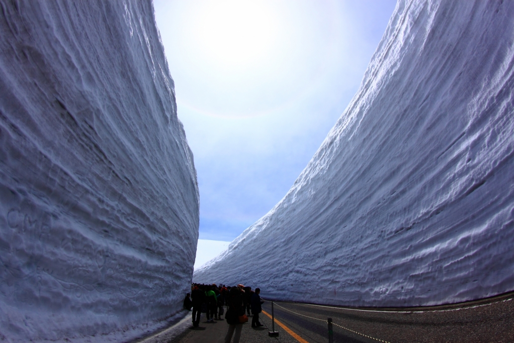 SNOW WALL OF TATEYAMA-KUROBE